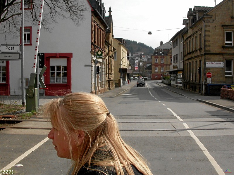 Bahn 227.jpg - Bahn frei.